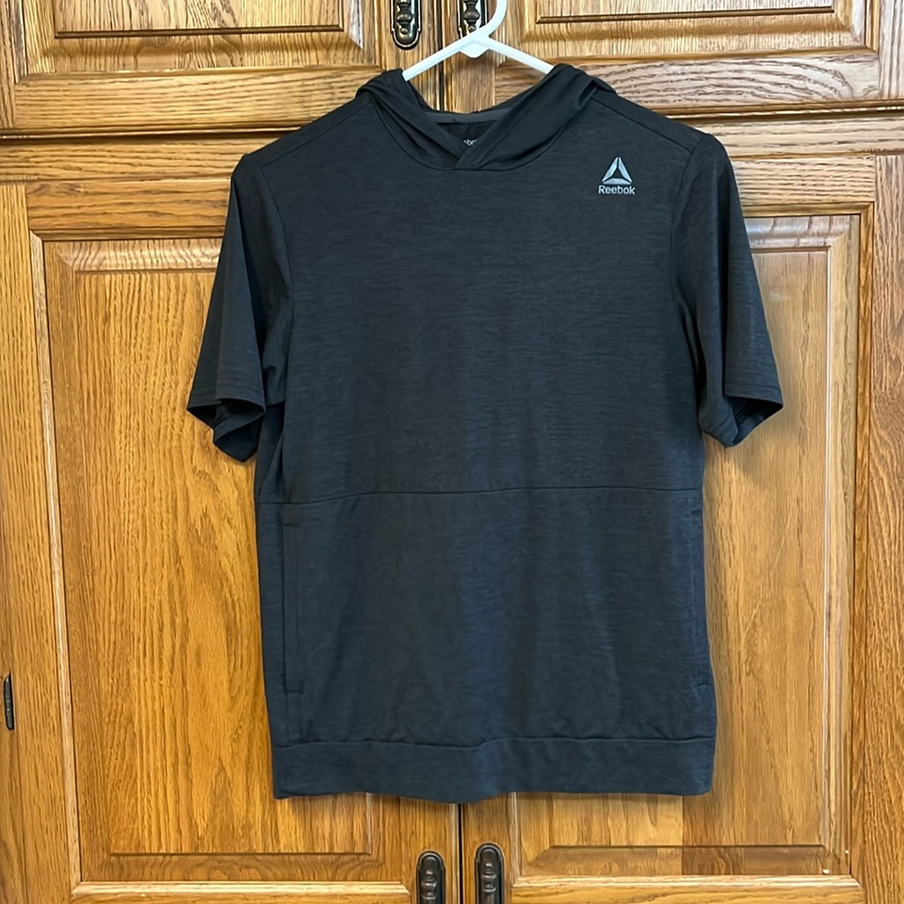 Reebok boys hooded t-shirt with pocket